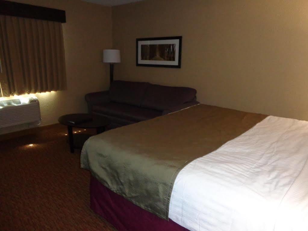 Americinn By Wyndham Osceola Εξωτερικό φωτογραφία